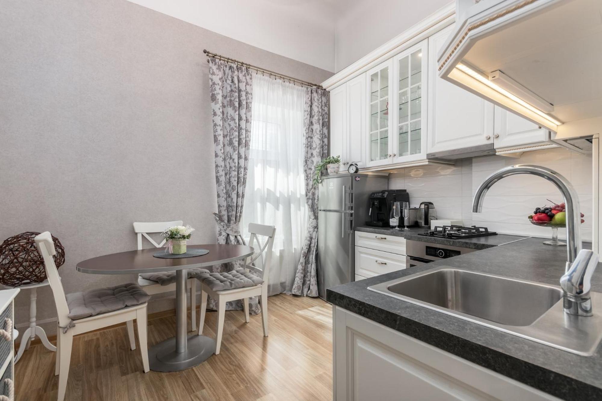 Elegant Apartment In Historical Centre & Free Locked Parking Ryga Zewnętrze zdjęcie